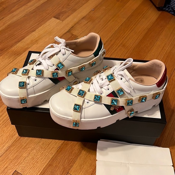 Gucci Shoes - Gucci Ace Bee sneakers platform with detachable crystals